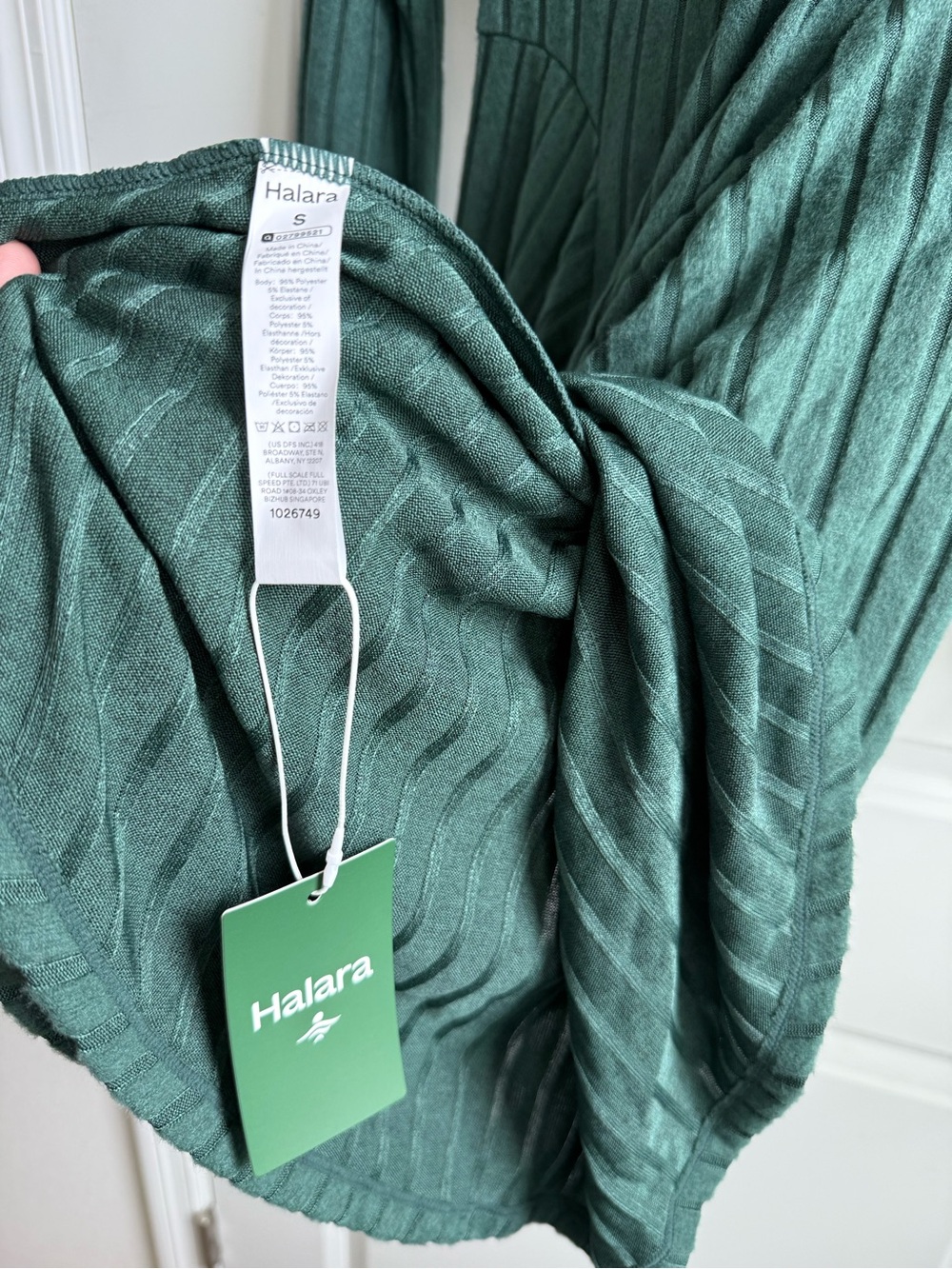 HALARA Green Ribbed Long Sleeve Fit-and-Flare Dress - Picture 3 of 3